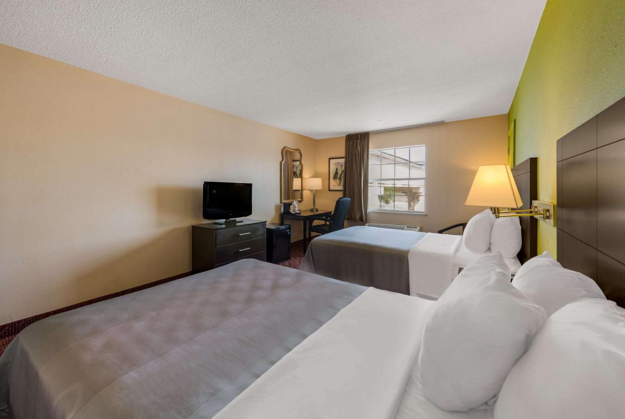 Quality Inn Airport Woodson Terrace Zewnętrze zdjęcie
