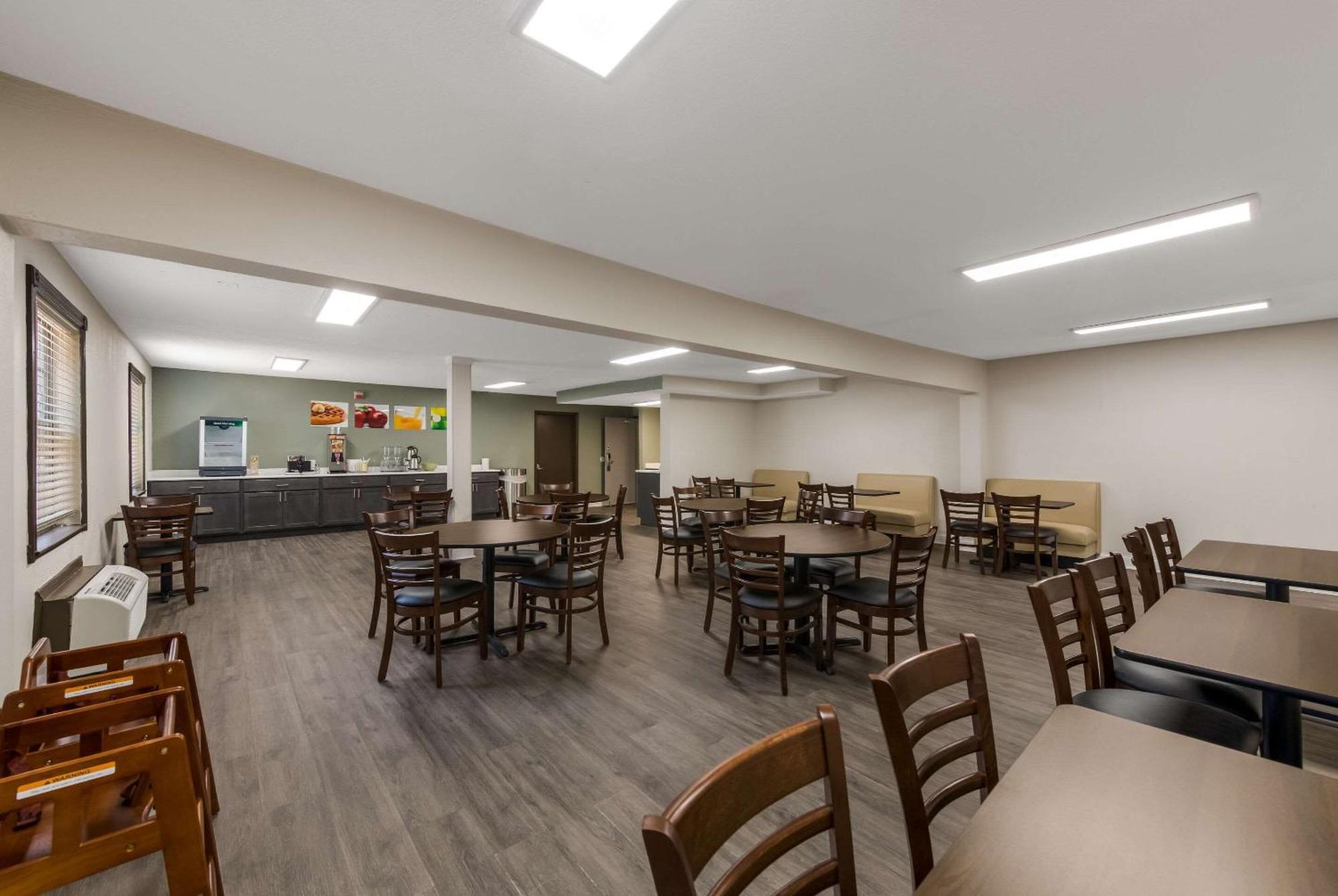 Quality Inn Airport Woodson Terrace Zewnętrze zdjęcie