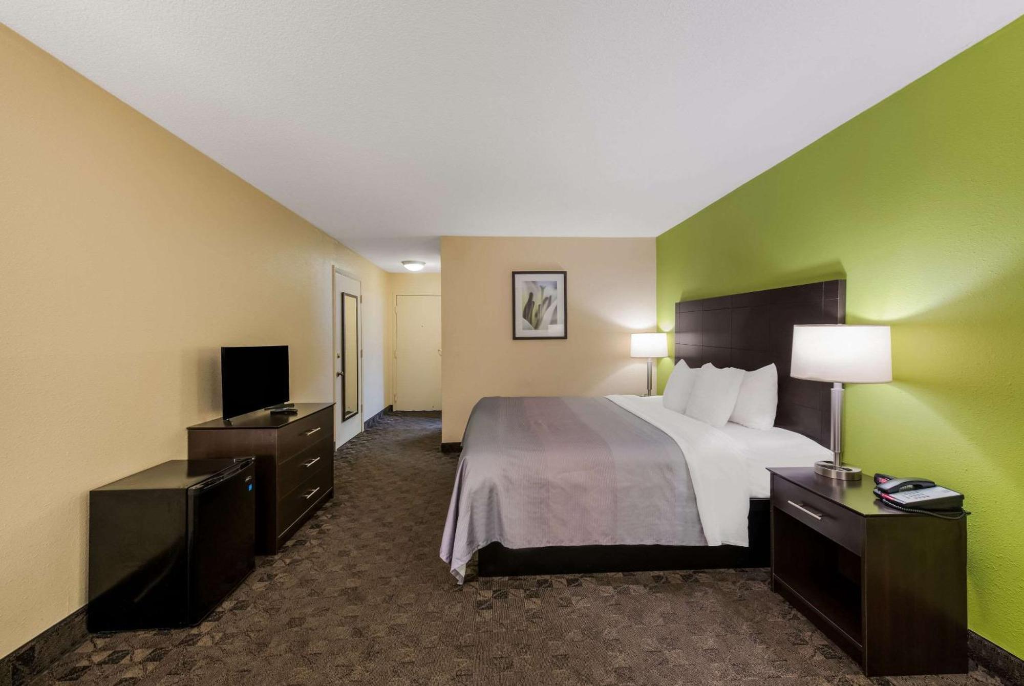 Quality Inn Airport Woodson Terrace Zewnętrze zdjęcie
