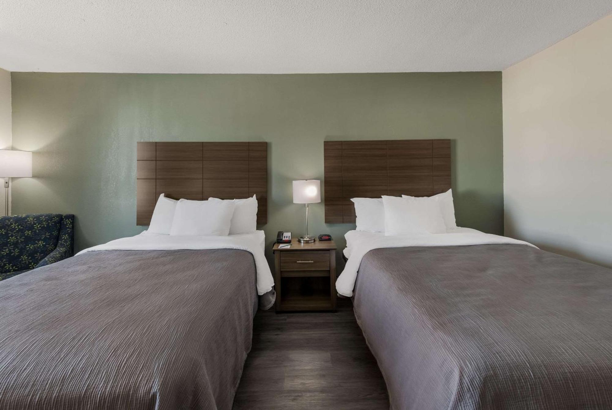 Quality Inn Airport Woodson Terrace Zewnętrze zdjęcie