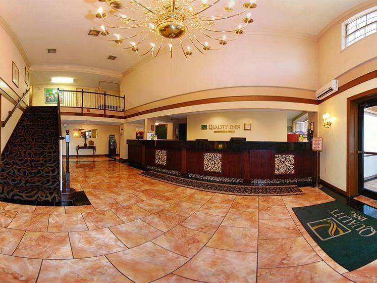 Quality Inn Airport Woodson Terrace Zewnętrze zdjęcie