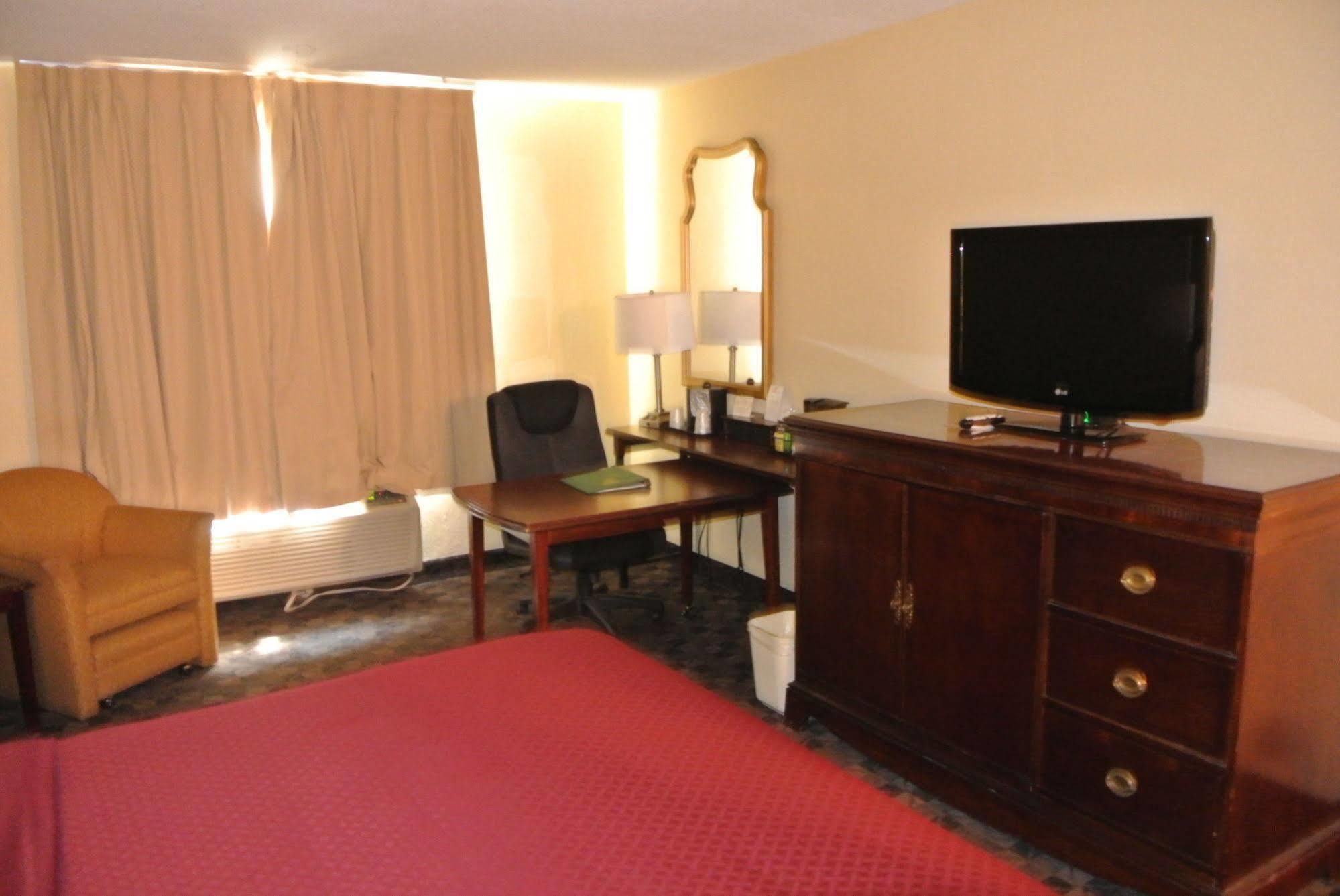 Quality Inn Airport Woodson Terrace Zewnętrze zdjęcie
