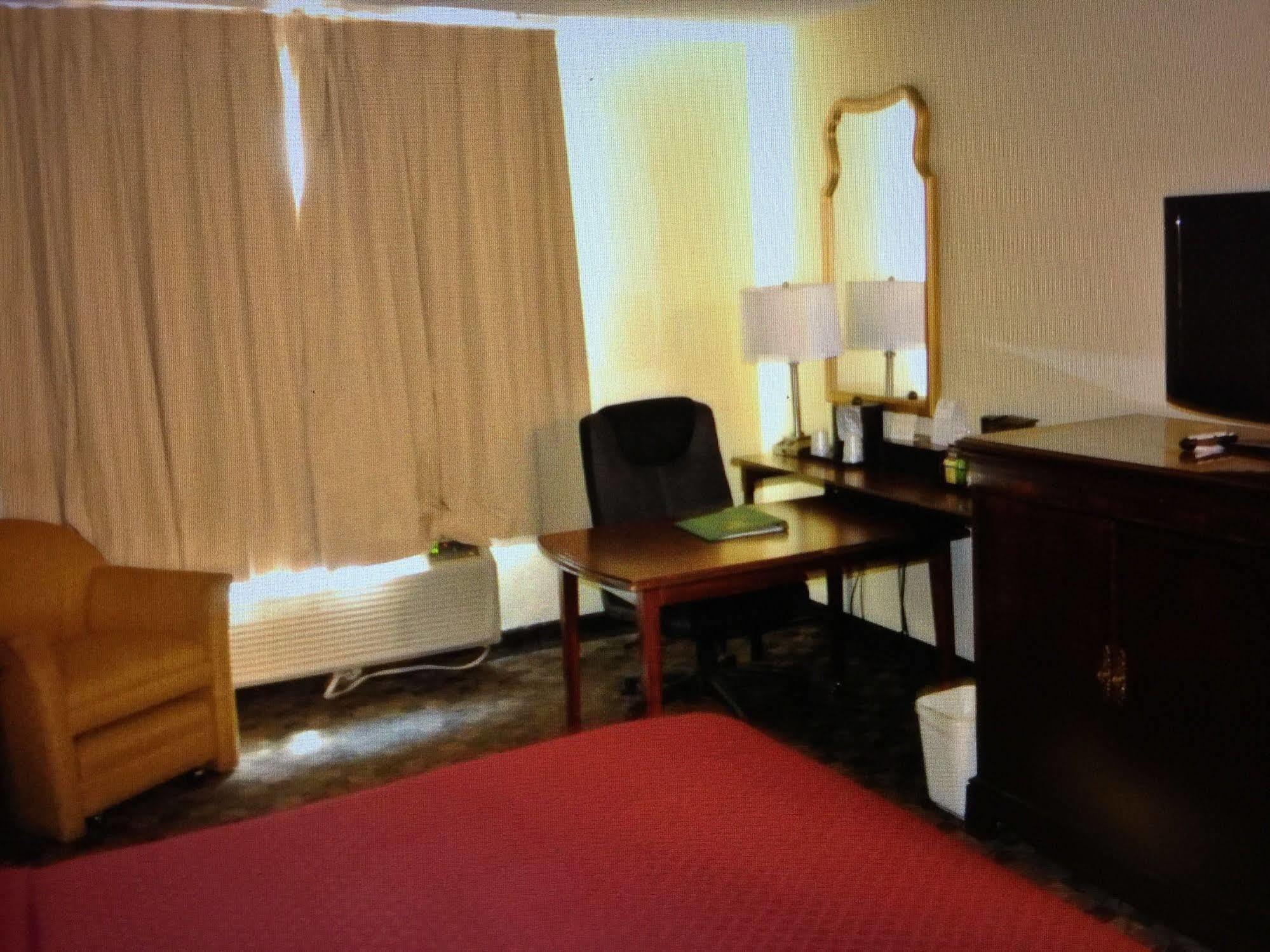 Quality Inn Airport Woodson Terrace Zewnętrze zdjęcie