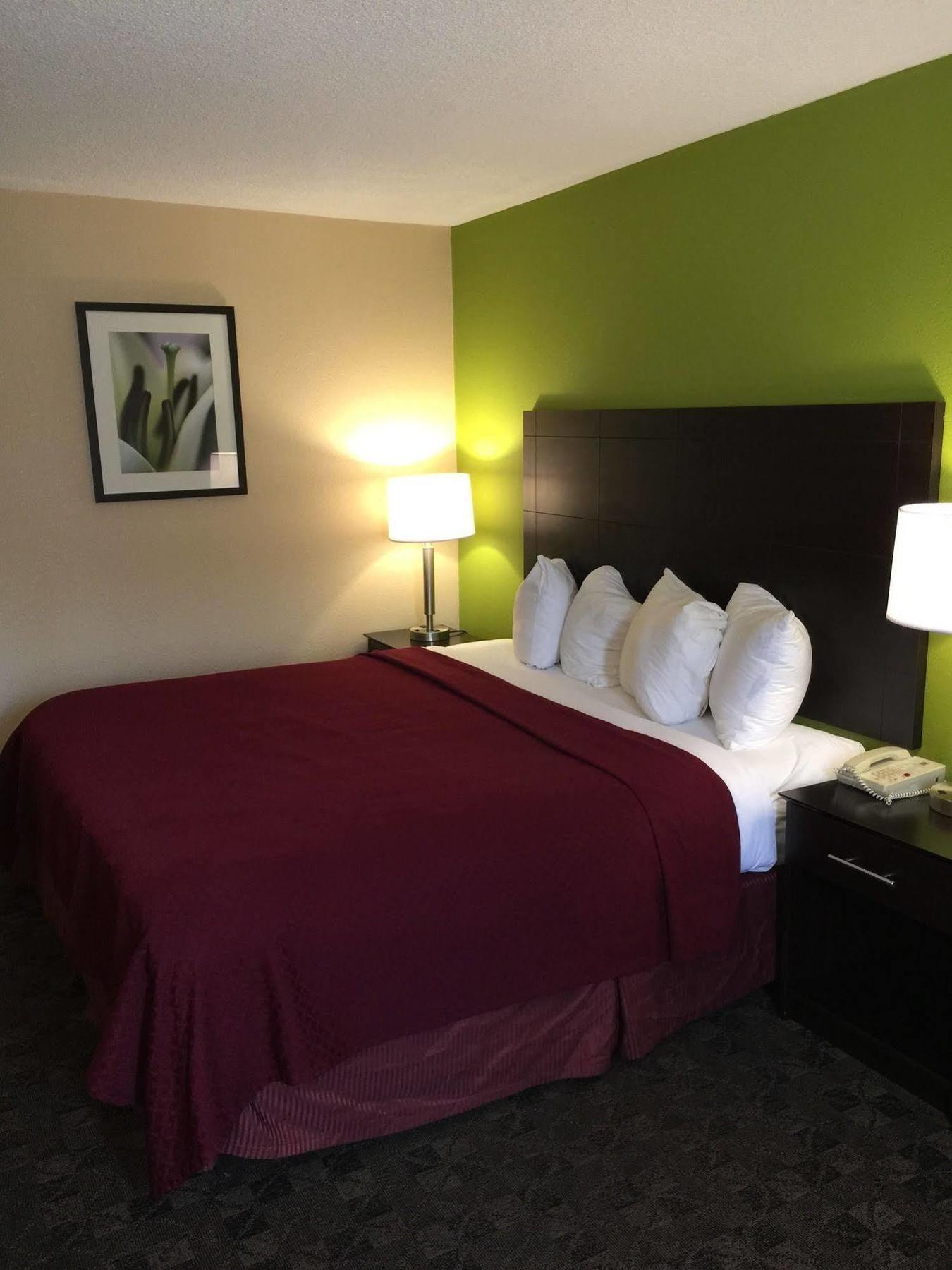 Quality Inn Airport Woodson Terrace Zewnętrze zdjęcie