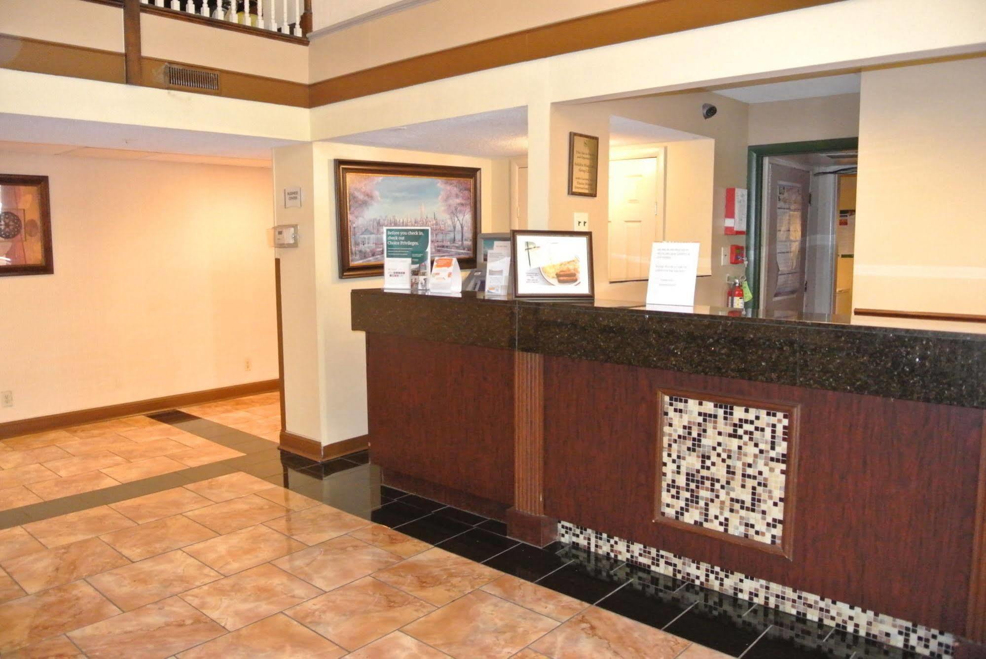 Quality Inn Airport Woodson Terrace Zewnętrze zdjęcie