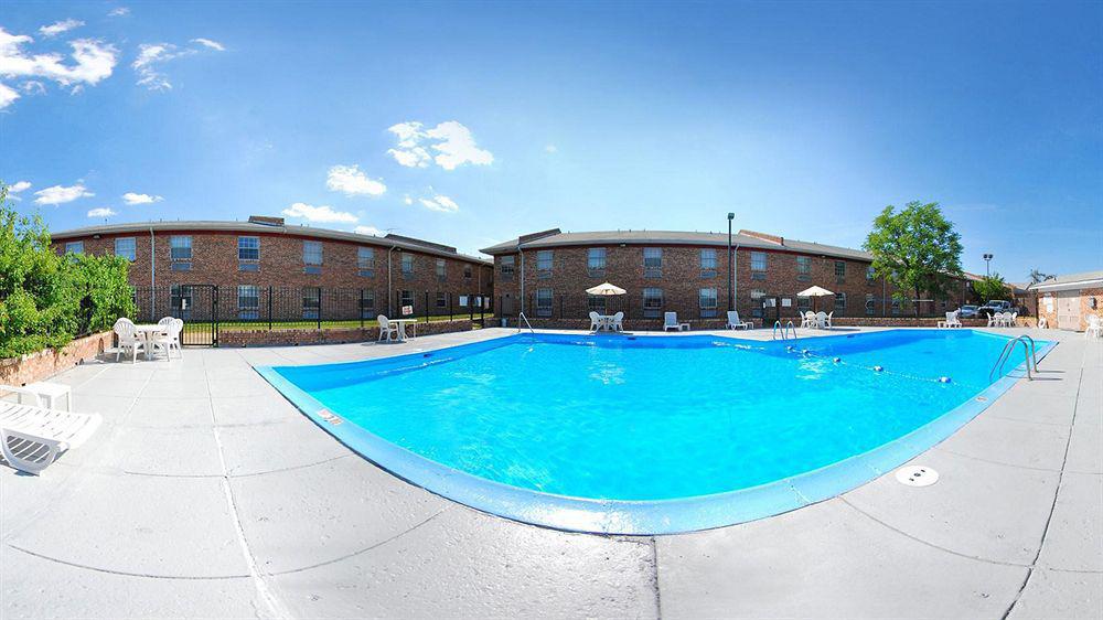 Quality Inn Airport Woodson Terrace Zewnętrze zdjęcie