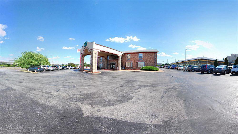 Quality Inn Airport Woodson Terrace Zewnętrze zdjęcie